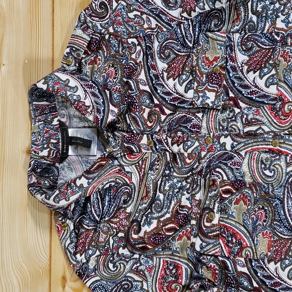 BCBG MaxAzria Women's Large blouse. - Picture 2 of 16